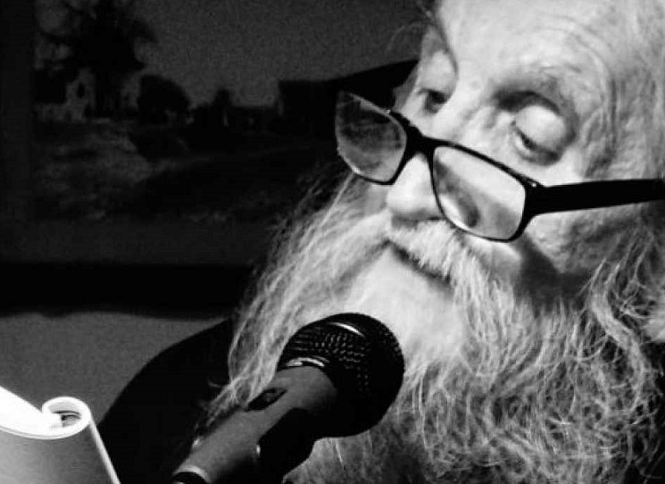 Jmenuje se Cestou na Bořeň. Kromě poezie obsahuje vzpomínkové a jubilejní texty hudebnice Evy Turnové, Vladimíra Lábuse Drápala, spisovatele Jáchyma Topola nebo někdejšího disidenta Františka Stárka Čuňase, stejně jako výběrovou bibliografii Brabencova literárního díla. Edičně připravil Martin Machovec. "Mám stovky rozepsaných věcí, ale vzhledem k potížím se zhoršujícím se zrakem už to tady asi po mně zůstane," říká básník, hudebník  - a jubilant.
